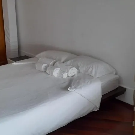 Stunning 2 Double Bedroom Designer House. בית נופש Ponta Delgada