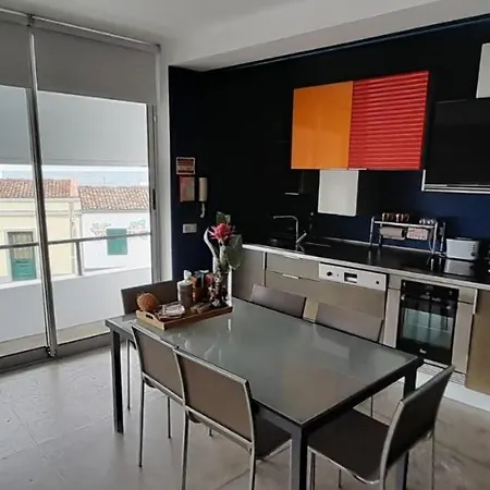 Stunning 2 Double Bedroom Designer House. Ponta Delgada