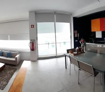 Stunning 2 Double Bedroom Designer House. 度假居 *