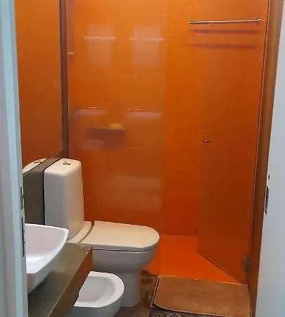 Stunning 2 Double Bedroom Designer House. בית נופש Ponta Delgada