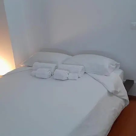 בית נופש Stunning 2 Double Bedroom Designer House. *