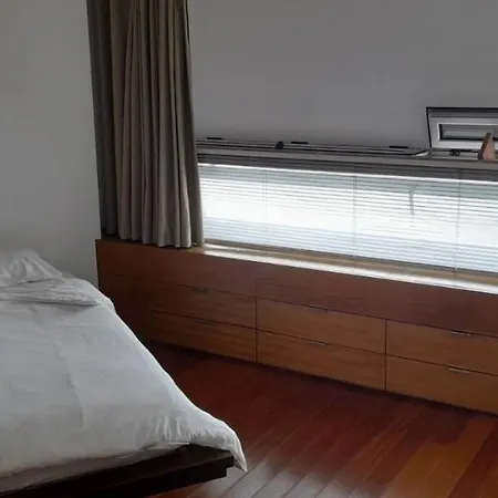 Stunning 2 Double Bedroom Designer House. בית נופש