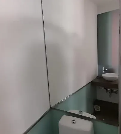 Σπίτι διακοπών Stunning 2 Double Bedroom Designer House. Πόντα Ντελγκάντα